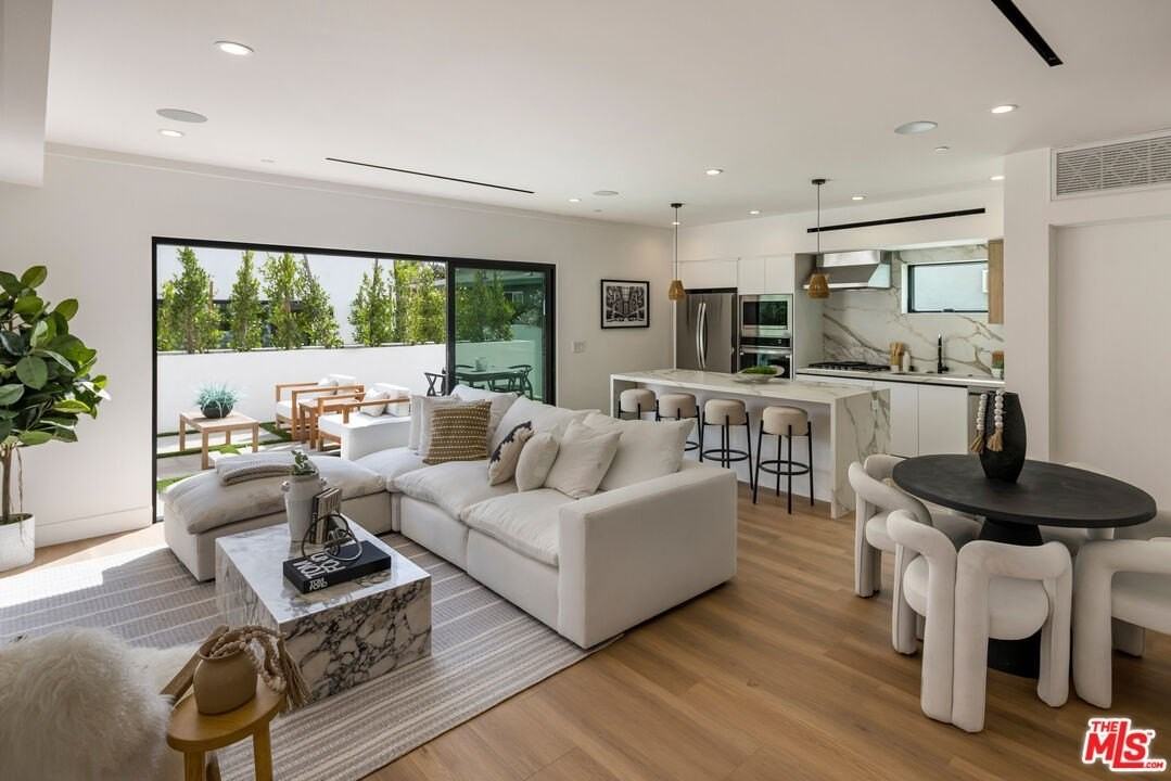 2003 Bellevue Avenue - Photo 4 of 30