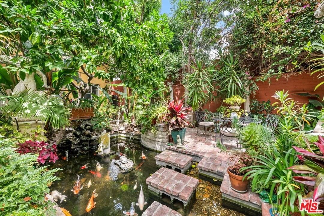 1448 North Laurel Avenue - Photo 4 of 43