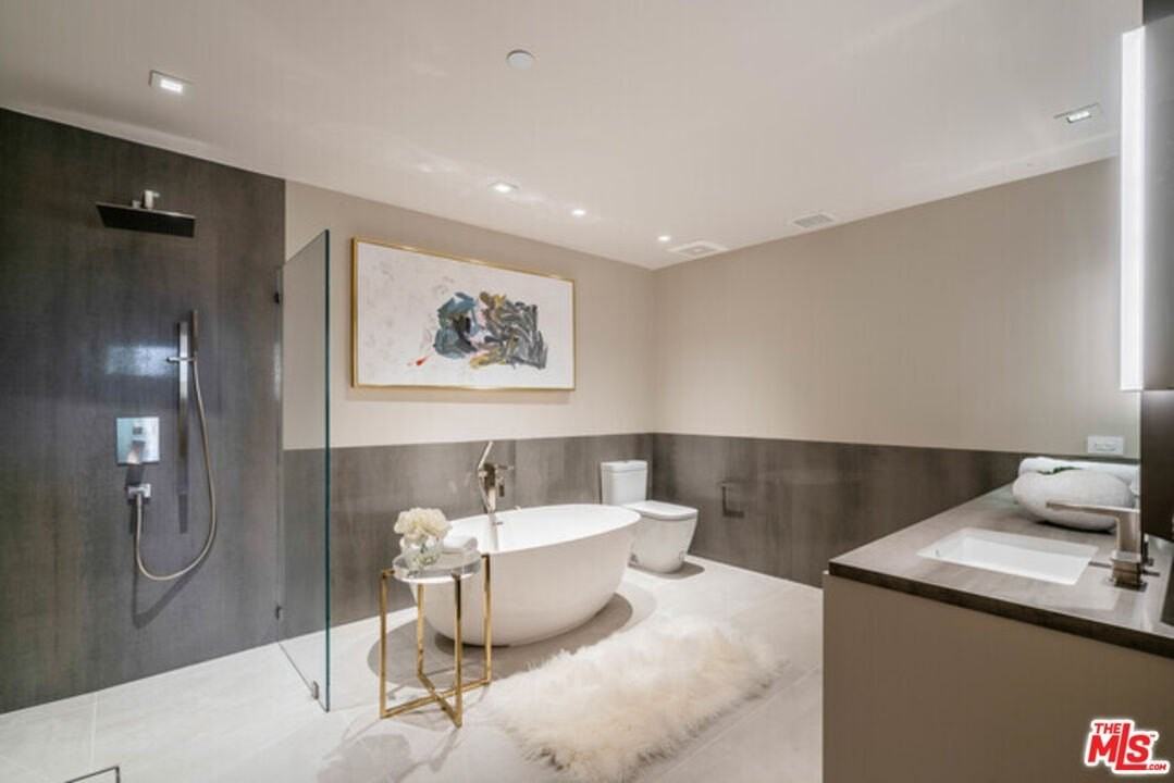 2391 Roscomare Road #102 - Photo 4 of 15