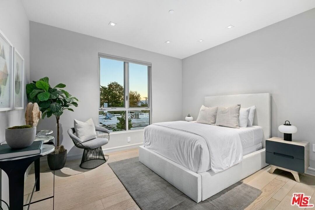 2391 Roscomare Road #102 - Photo 7 of 15