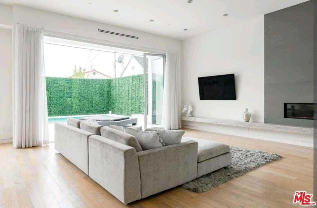 6620 West 5th Street - Photo 4 of 34