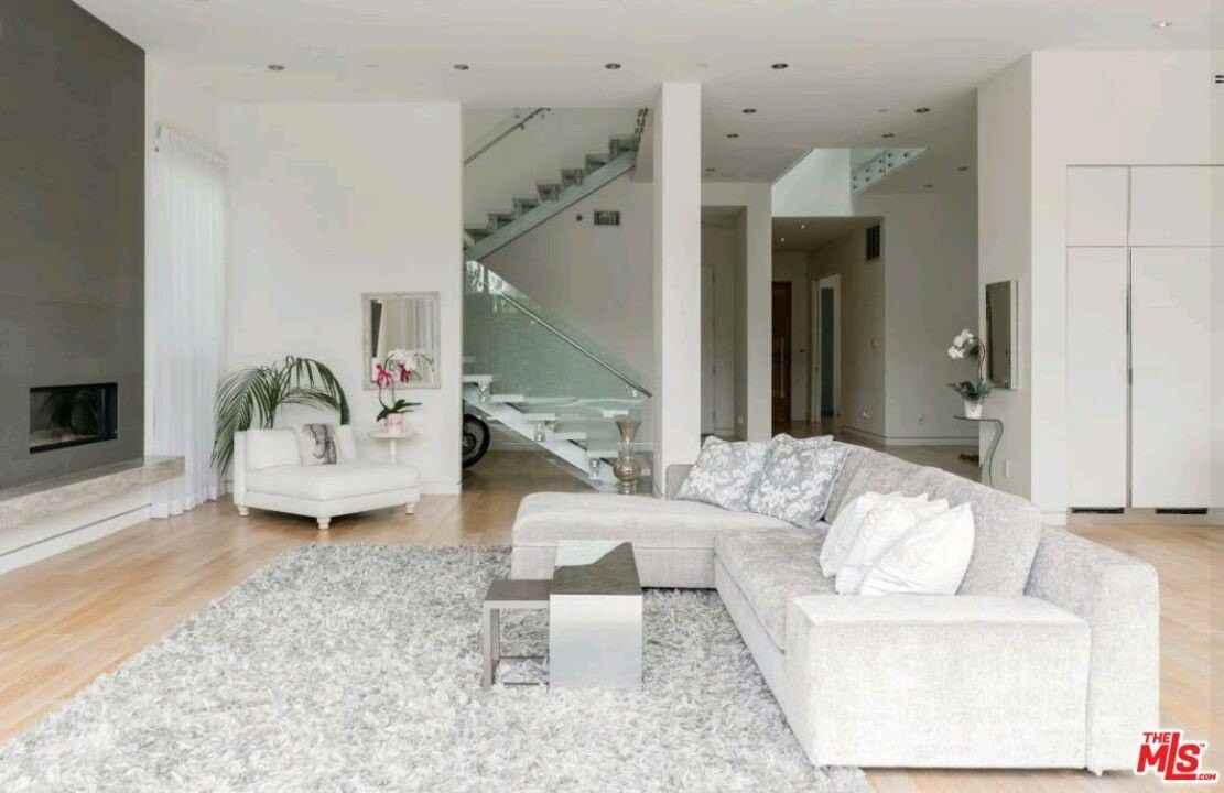 6620 West 5th Street - Photo 5 of 34