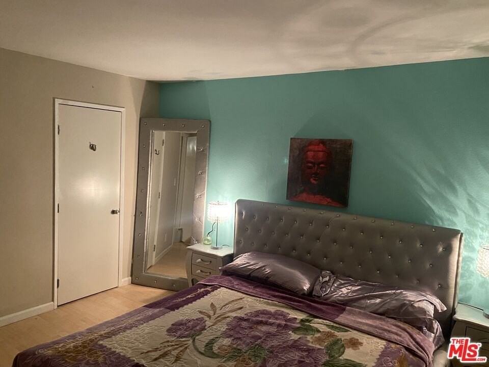 320 South Ardmore Avenue - Photo 7 of 23