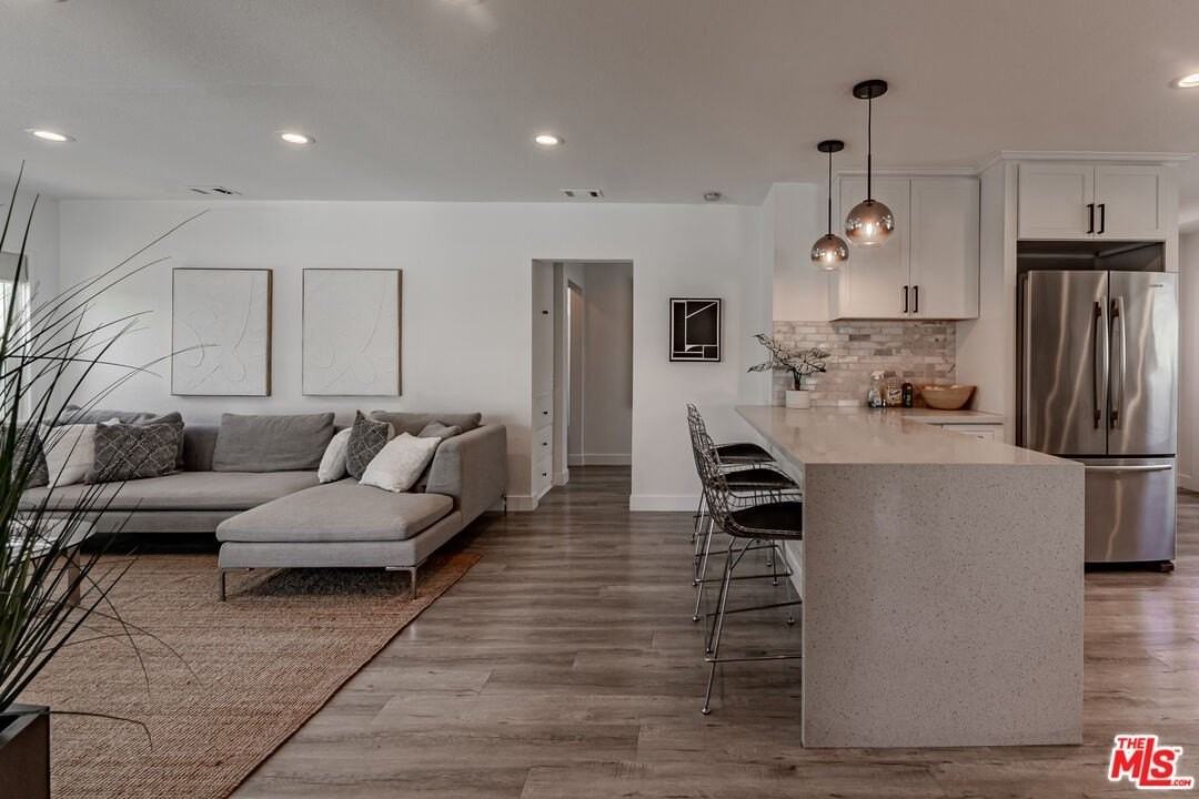 3914 Somerset Drive - Photo 7 of 23