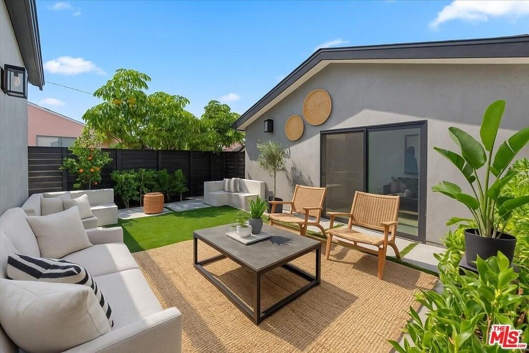 5530 Geer St - Photo 7 of 17