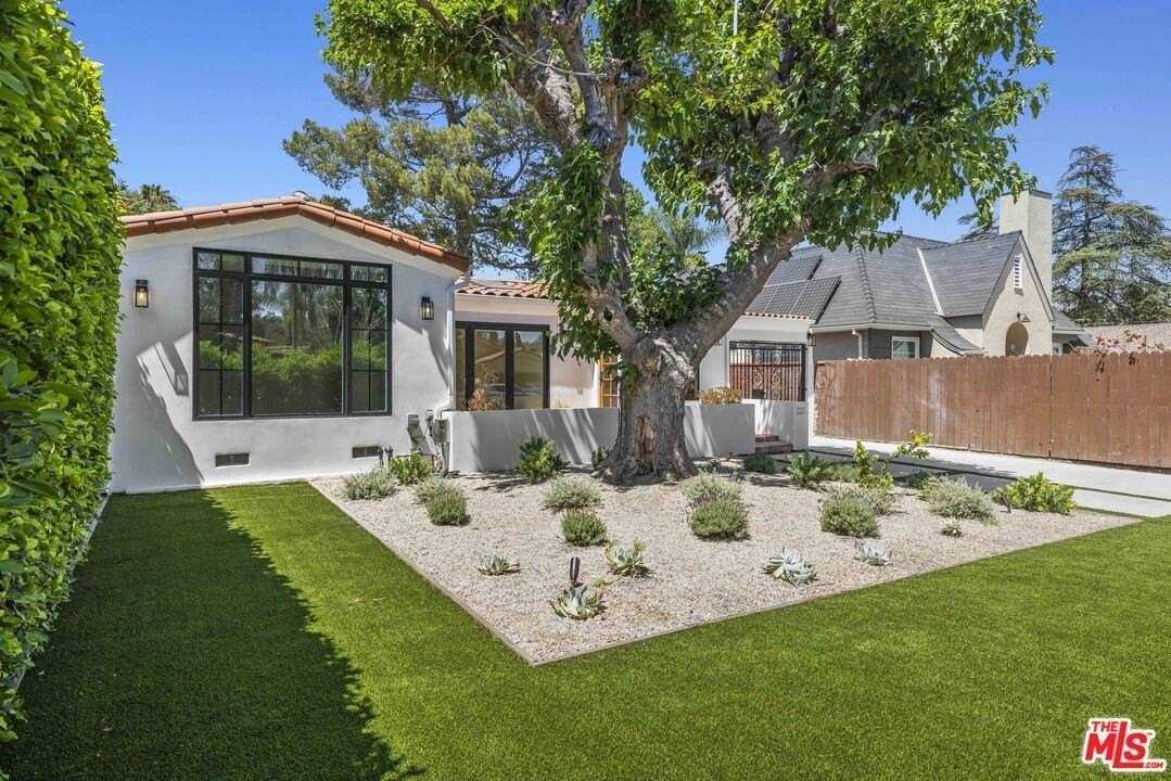 11151 Hortense Street - Photo 2 of 48