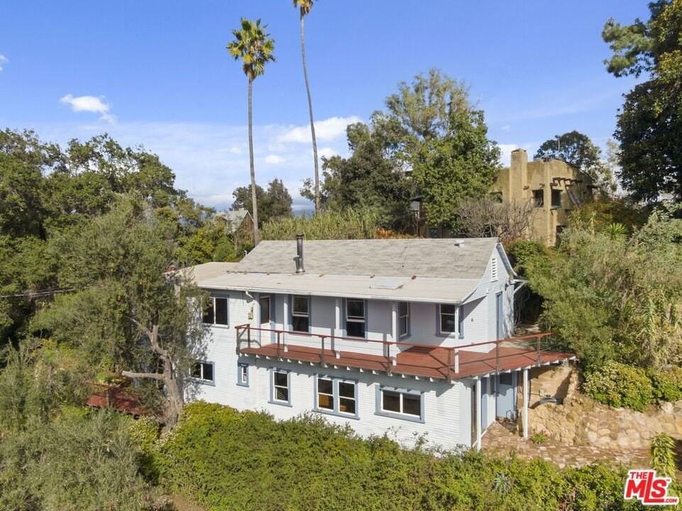 1409 Avon Park Terrace - Photo 3 of 34