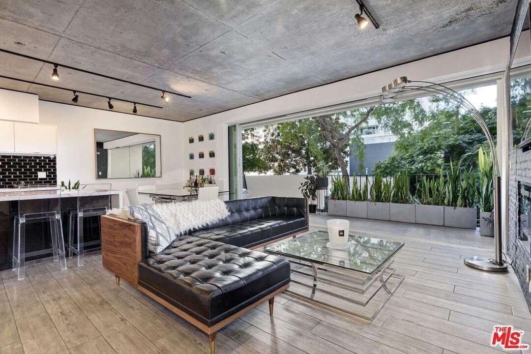 818 North Doheny Drive #203 - Photo 2 of 12