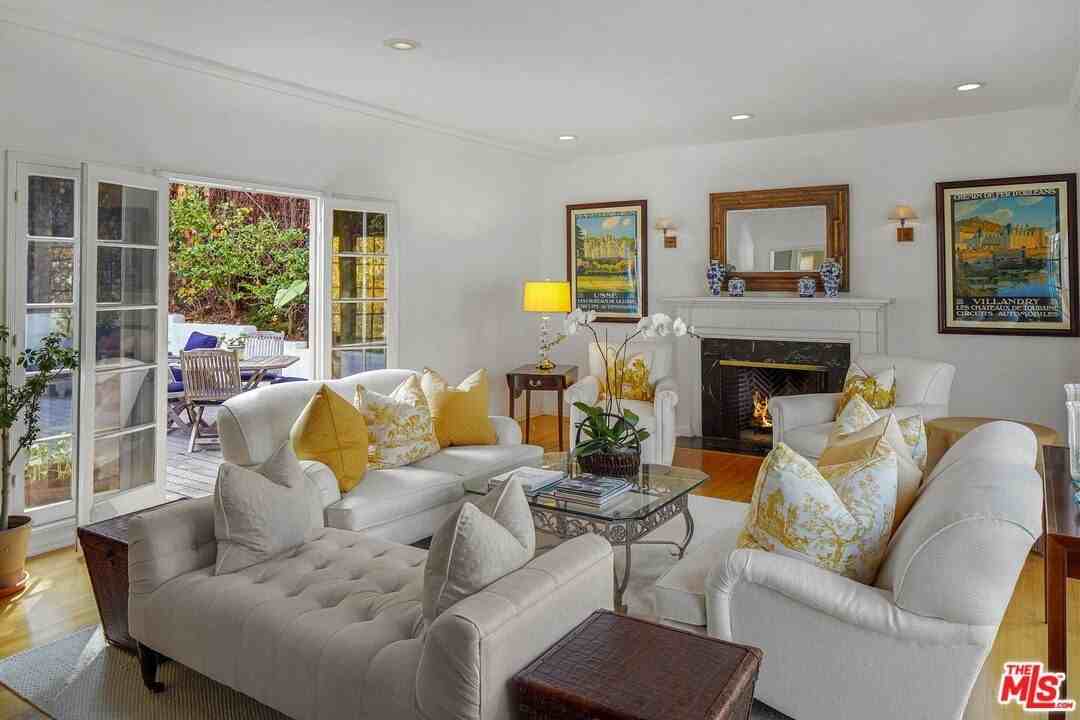 10614 Le Conte Avenue - Photo 2 of 33