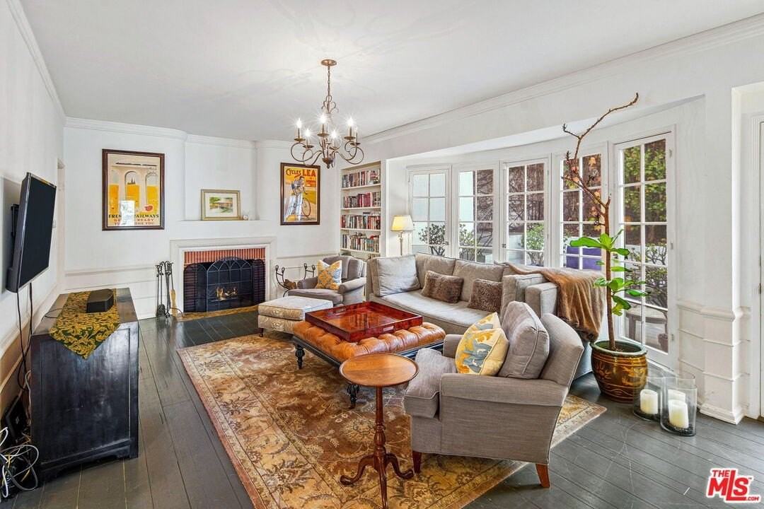 10614 Le Conte Avenue - Photo 6 of 33