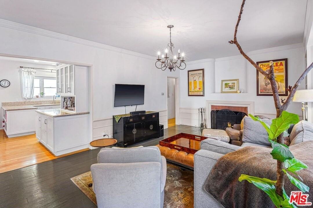 10614 Le Conte Avenue - Photo 7 of 33