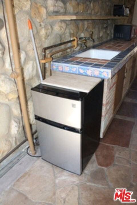 2033 Corral Canyon Road - Photo 4 of 9