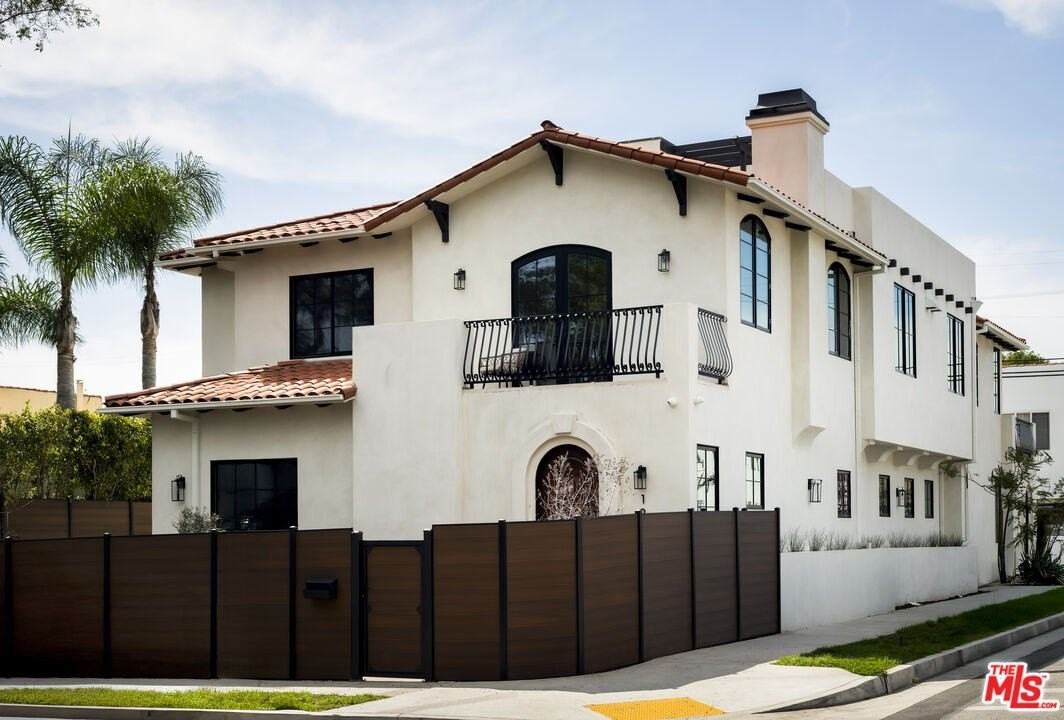 1201 N Vista St - Photo 2 of 44