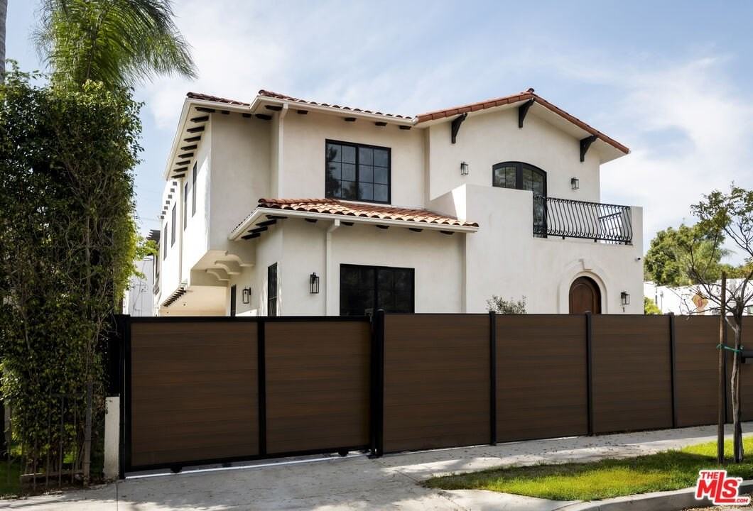 1201 N Vista St - Photo 3 of 44