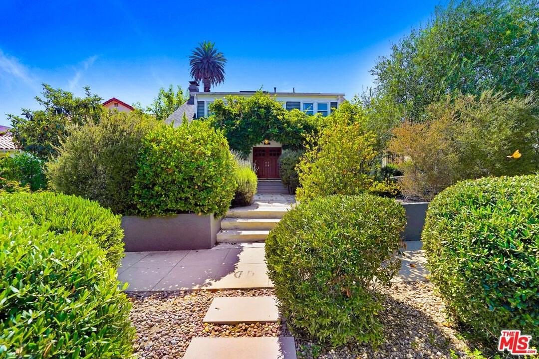 2049 North Berendo Street - Photo 2 of 36