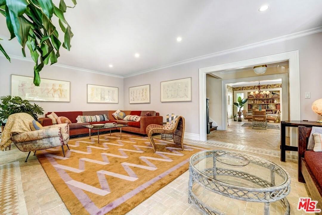 2049 North Berendo Street - Photo 7 of 36