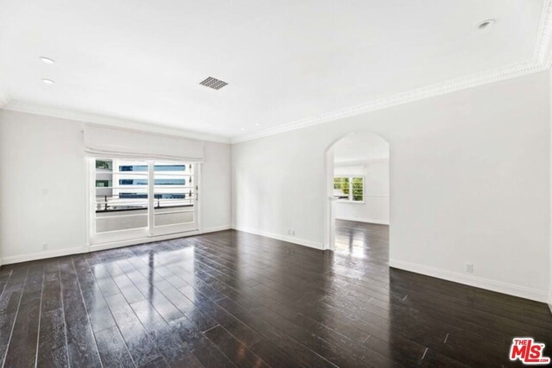 9233 1/2 Doheny Rd - Photo 6 of 17