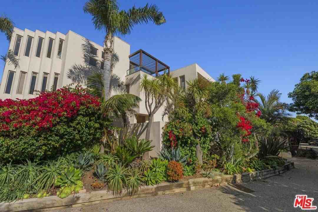 31851 Seafield Dr - Photo 3 of 18