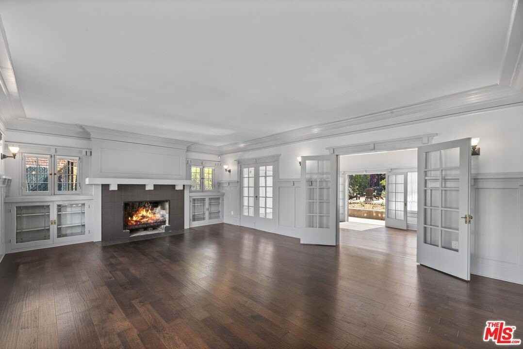 344 South Kingsley Drive - Photo 3 of 35