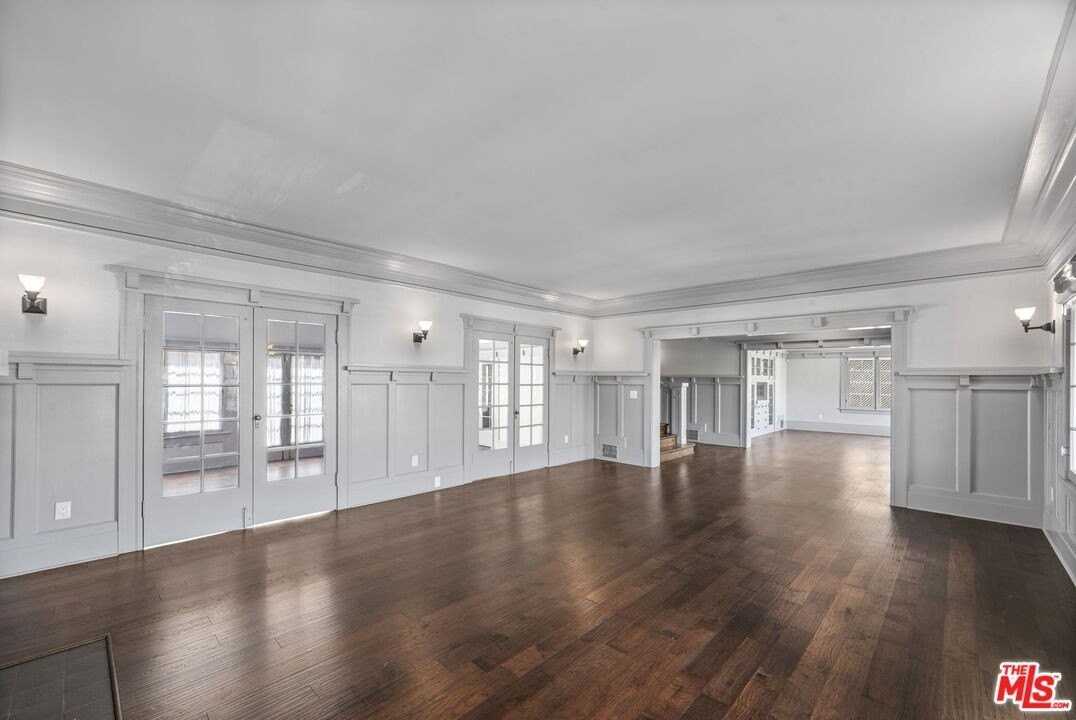 344 South Kingsley Drive - Photo 7 of 35