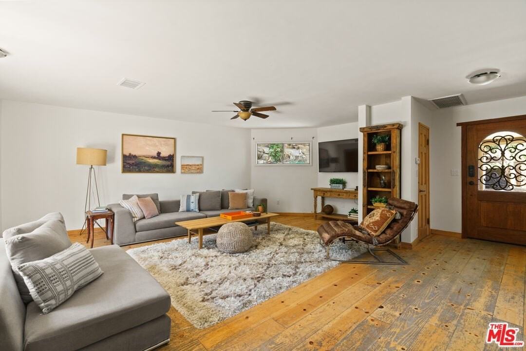 2026 Topanga Skyline Drive - Photo 4 of 35