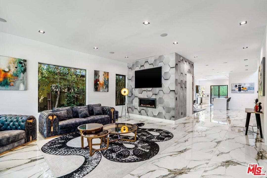 4540 Sylmar Avenue - Photo 7 of 37