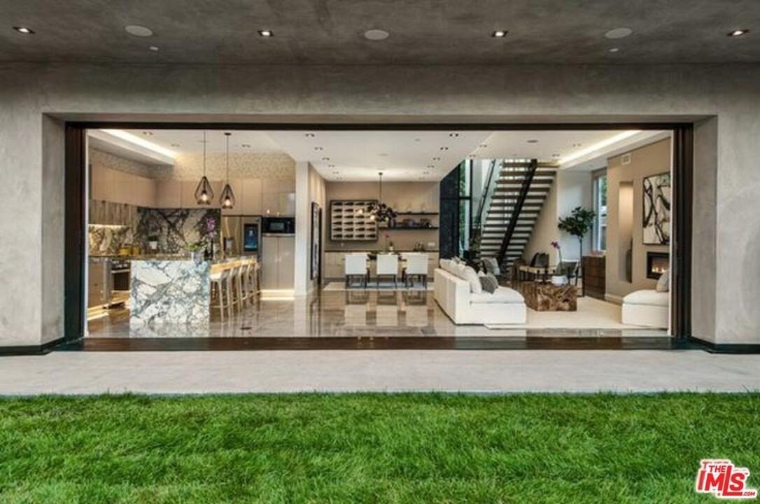 11241 Blix St - Photo 4 of 19