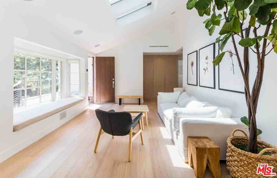 3279 Ledgewood Drive - Photo 7 of 27