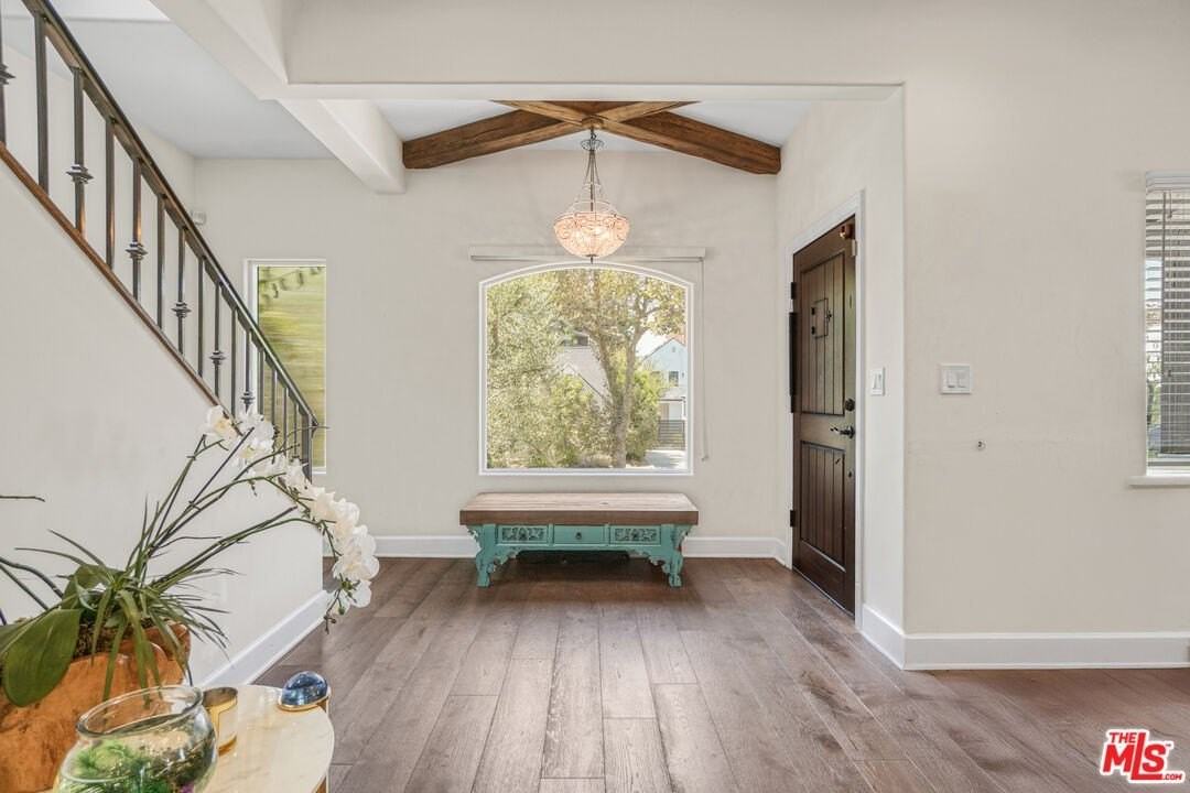 1042 South Stanley Avenue - Photo 4 of 29