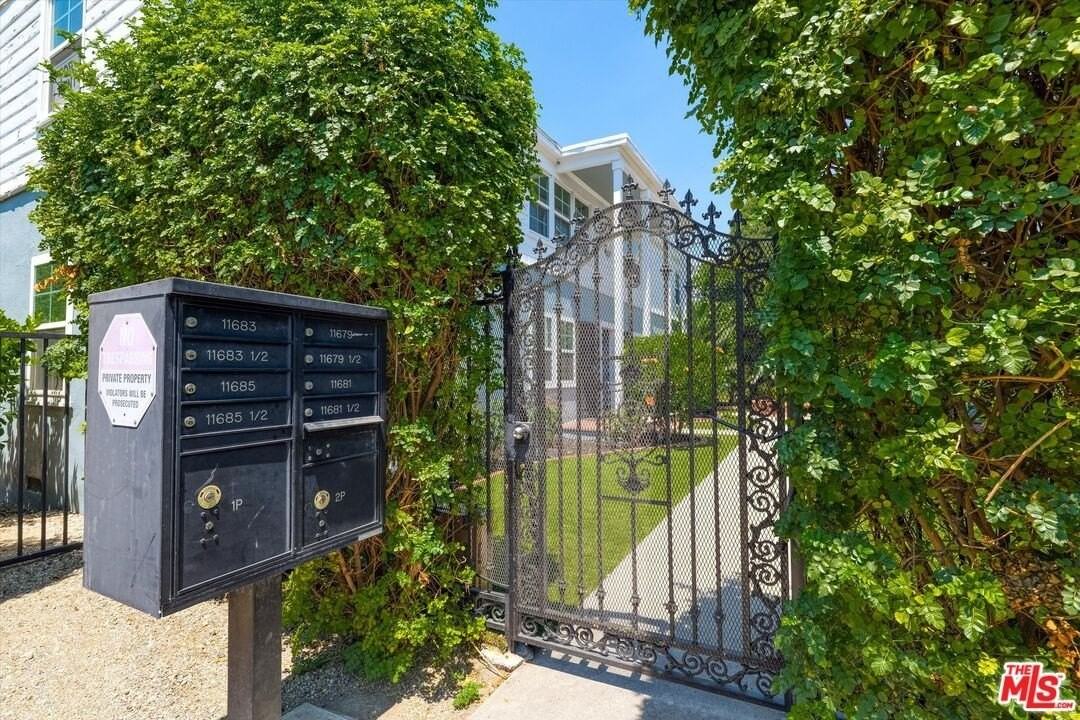 11683 Chandler Boulevard #11685-1-2 - Photo 3 of 25