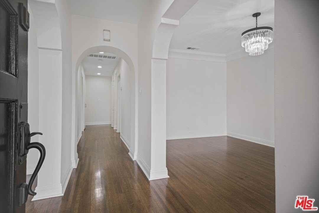 1148 South Stanley Avenue - Photo 4 of 27