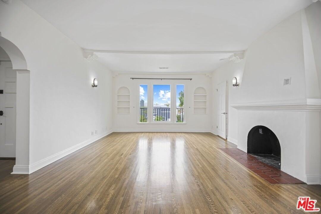 1148 South Stanley Avenue - Photo 6 of 27