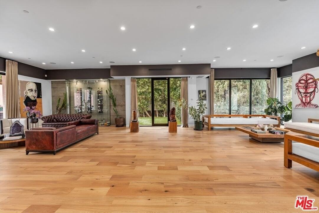 3553 Alana Drive - Photo 5 of 35