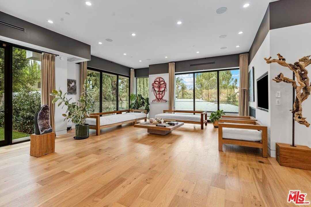 3553 Alana Drive - Photo 6 of 35