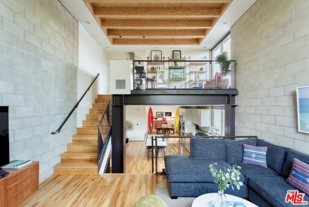 530 North Larchmont Boulevard #3