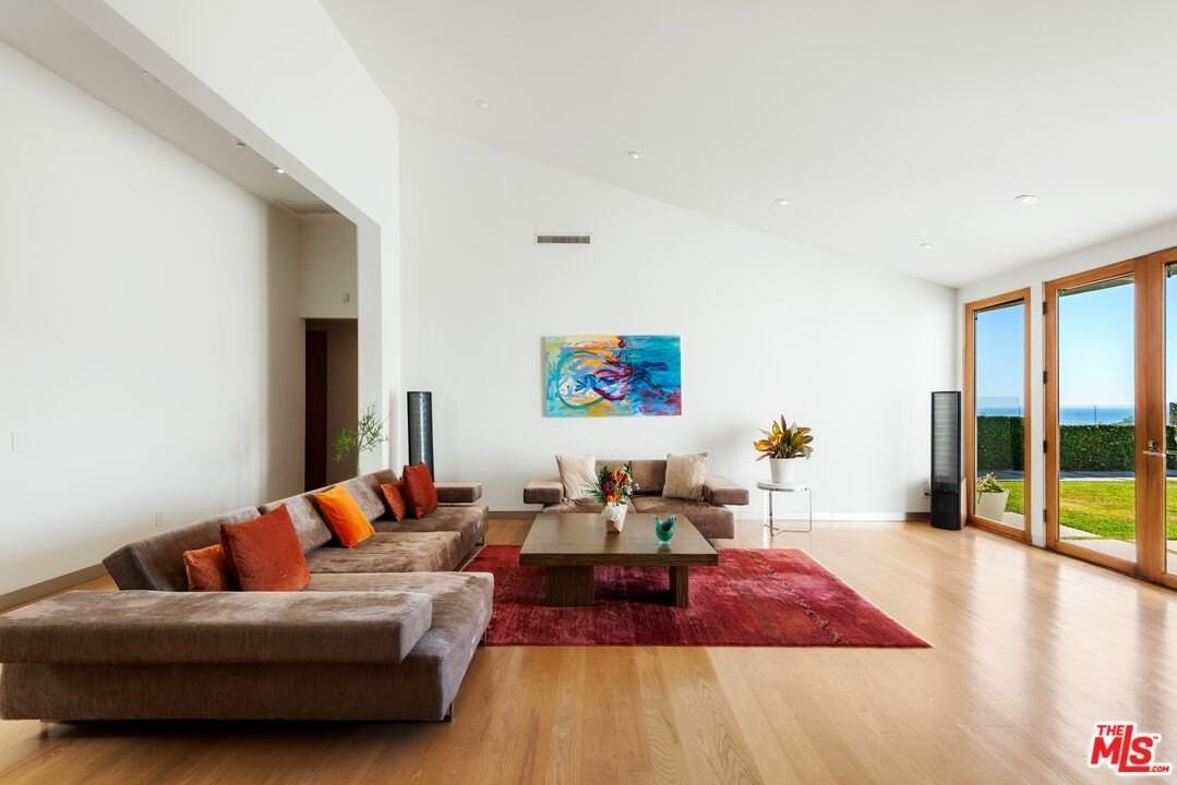 817 Enchanted Way - Photo 6 of 39