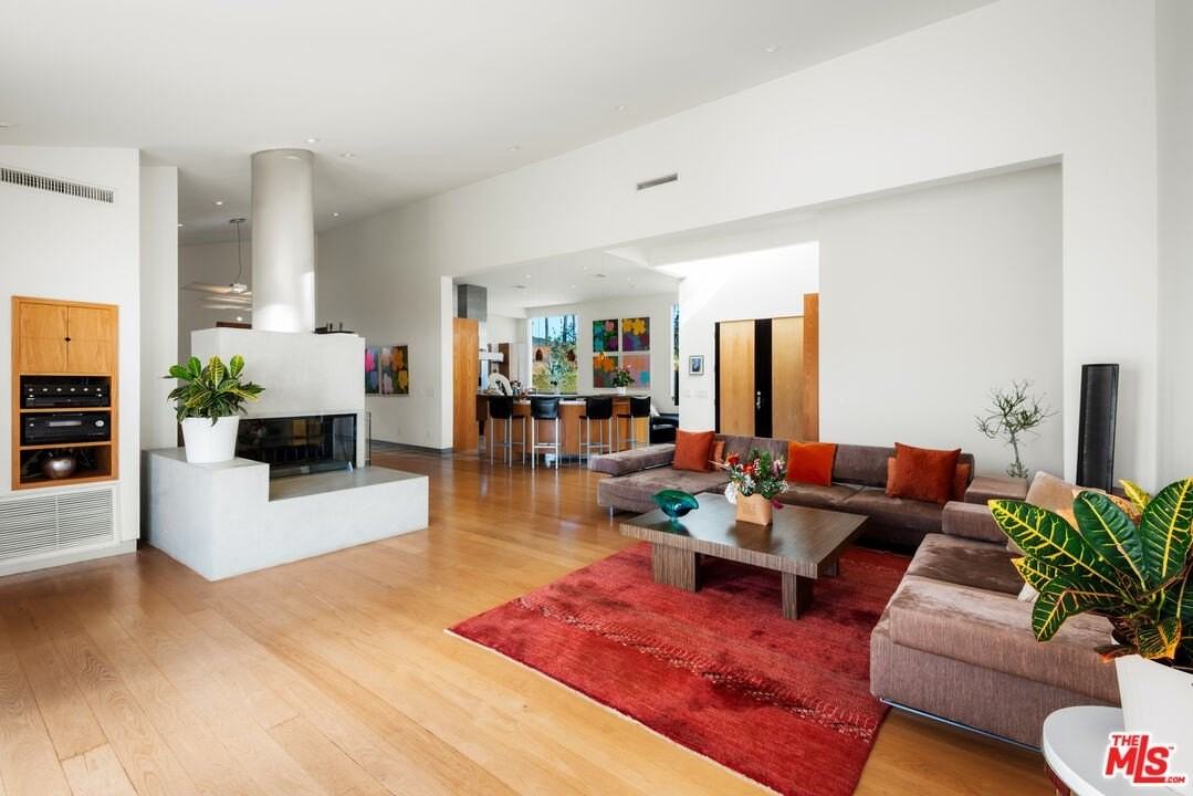 817 Enchanted Way - Photo 7 of 39