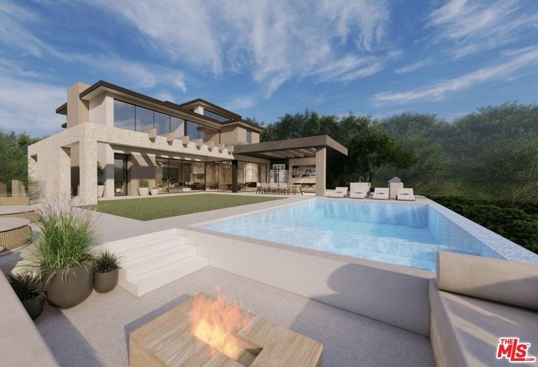 590 North Tigertail Road