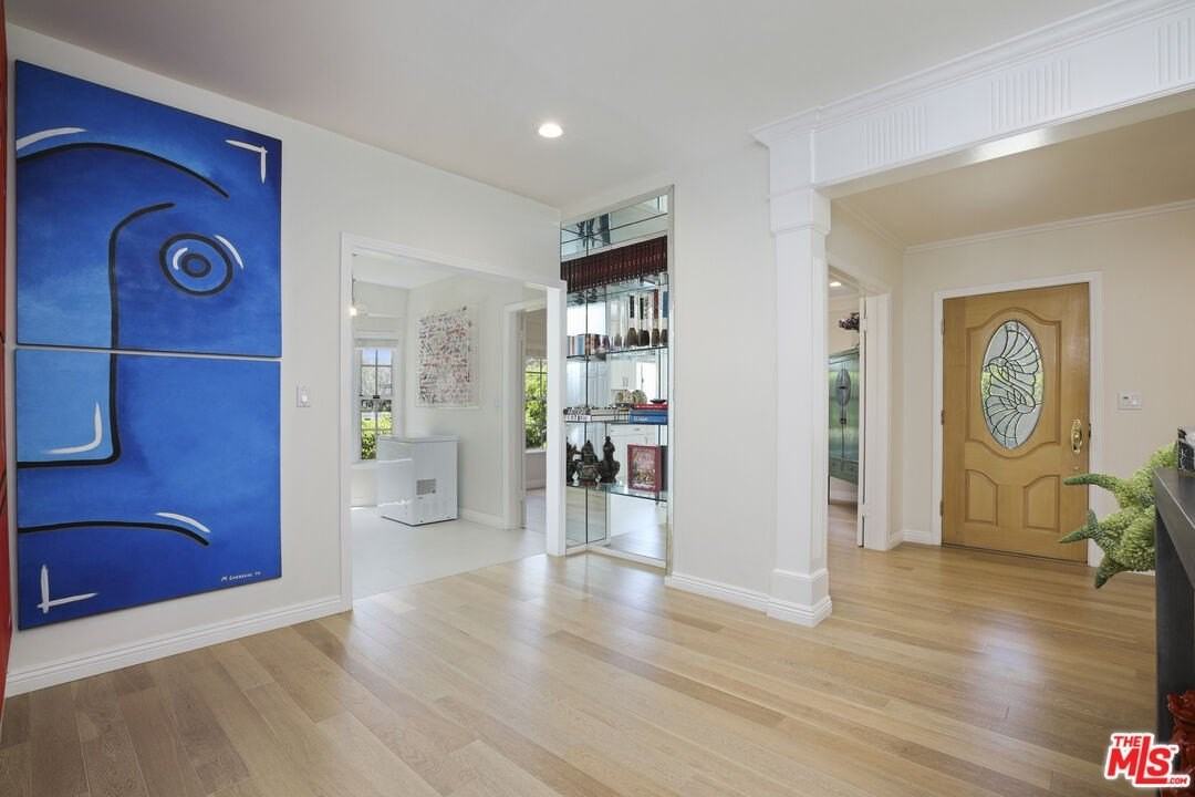 3028 Motor Avenue - Photo 4 of 44