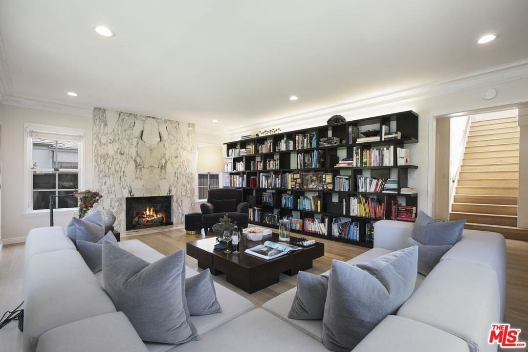 3028 Motor Avenue - Photo 7 of 44