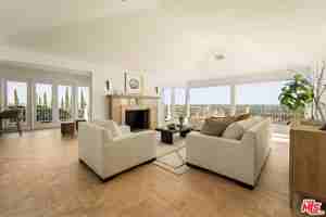 featured image of 8527 Hedges Place