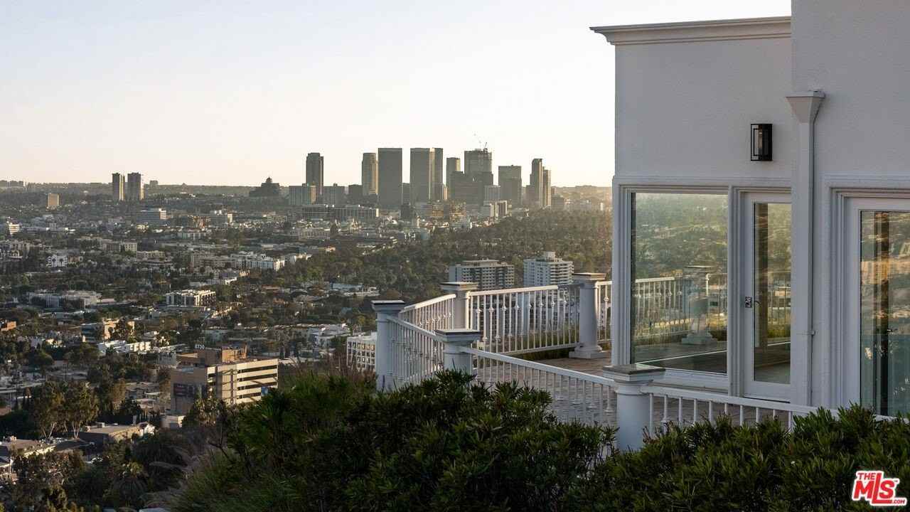 8527 Hedges Way - Photo 3 of 25