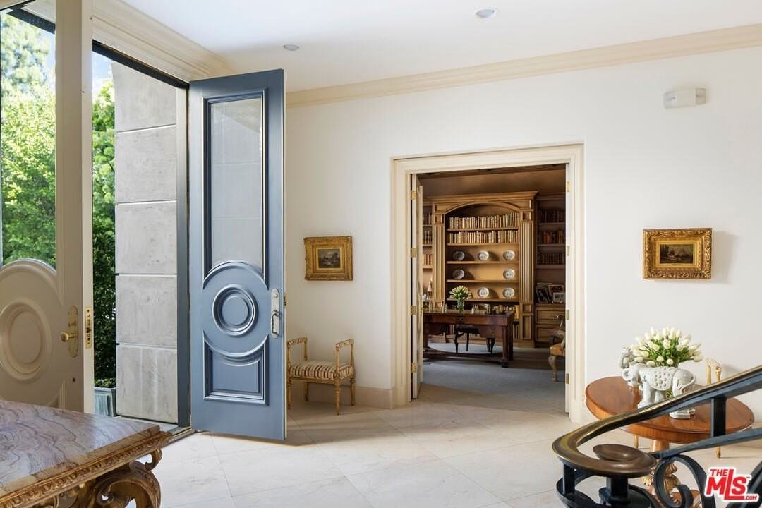 3352 Clerendon Road - Photo 4 of 34