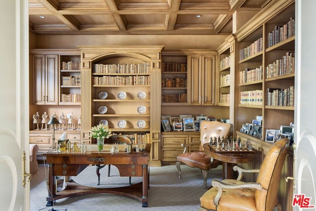 3352 Clerendon Road - Photo 5 of 34