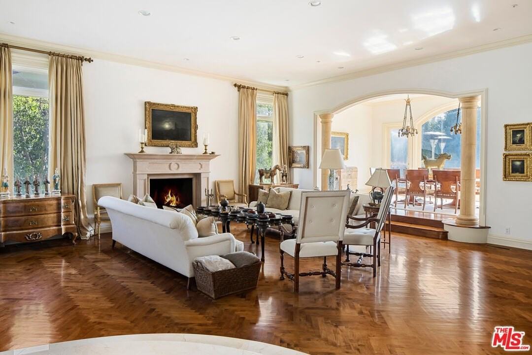 3352 Clerendon Road - Photo 7 of 34