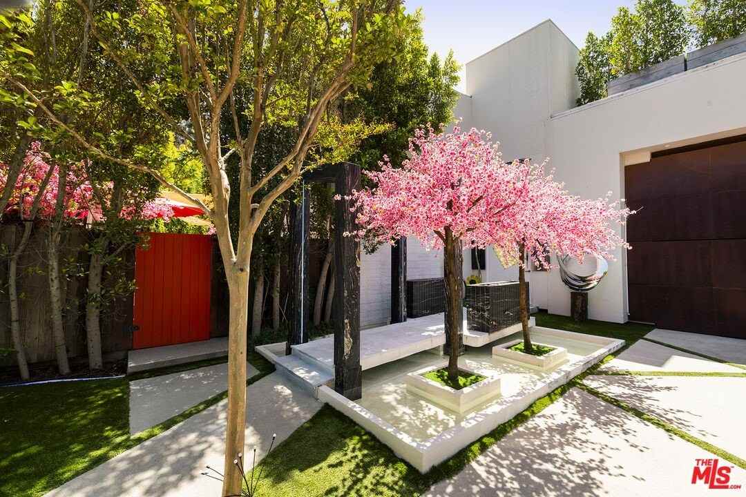 9818 Hythe Court - Photo 2 of 42