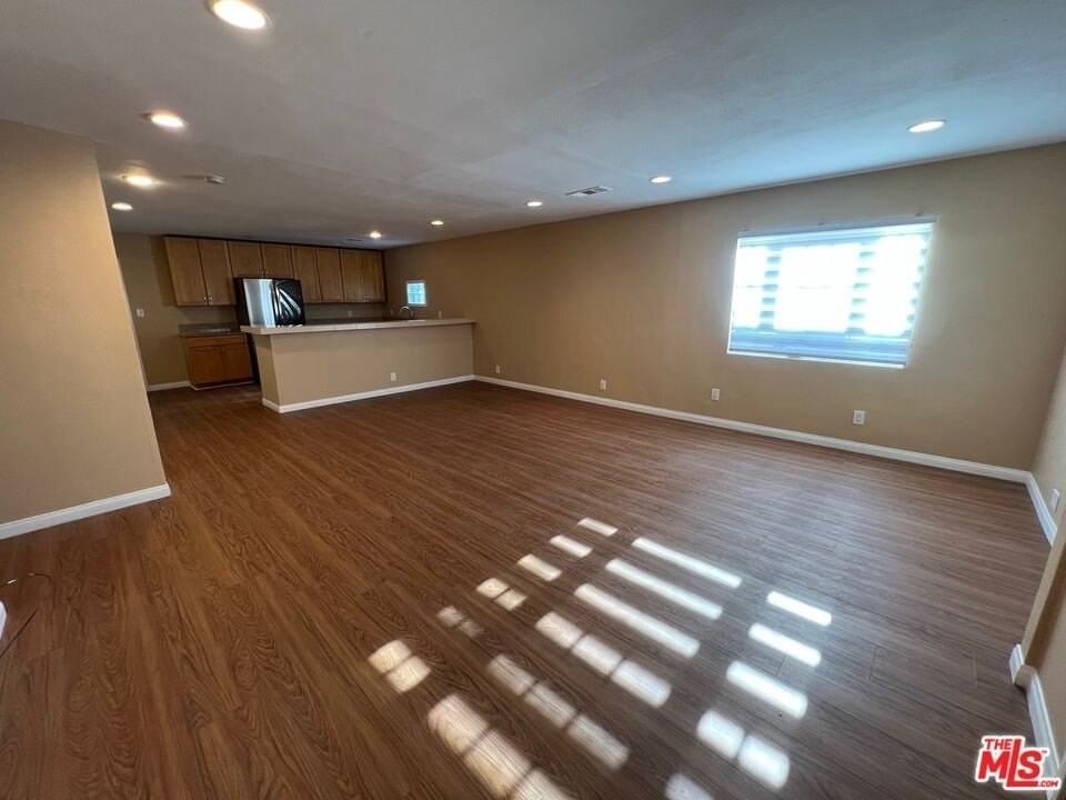 17844 Hartland Street - Photo 3 of 18