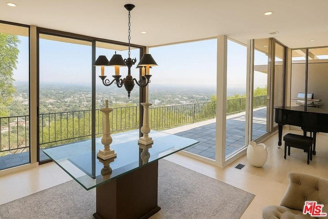 3873 Beverly Ridge Drive - Photo 5 of 15