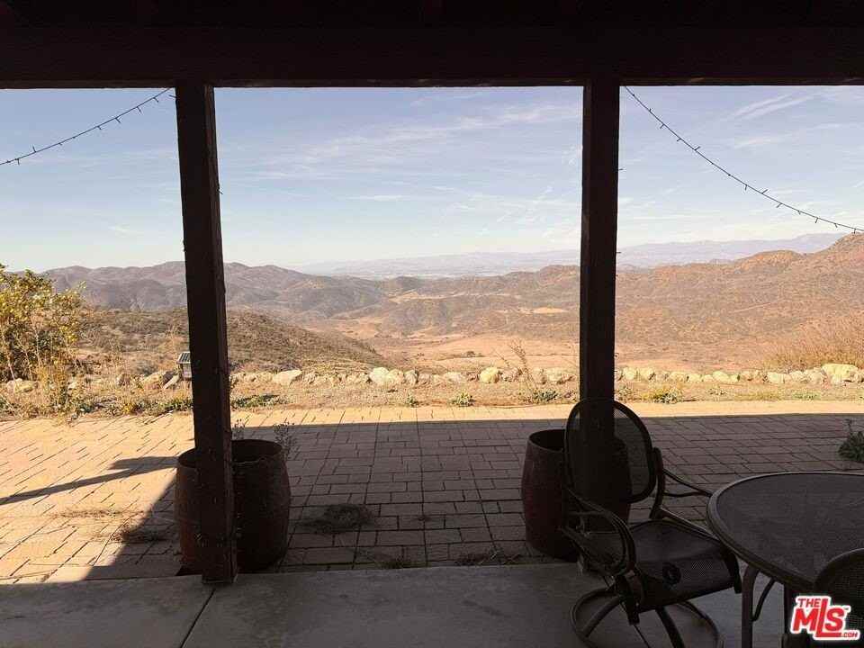 11077 Pacific View Road - Photo 5 of 33