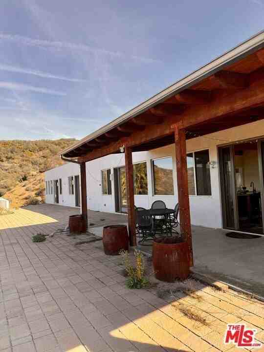 11077 Pacific View Road - Photo 6 of 33